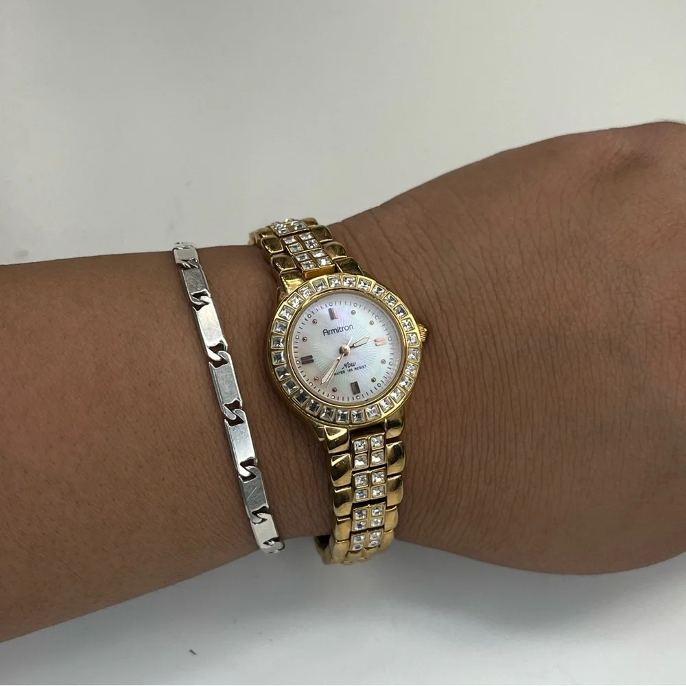 Armitron Now 75/3689GP Quartz Analog Women's Watch Gold New‎ Battery Working